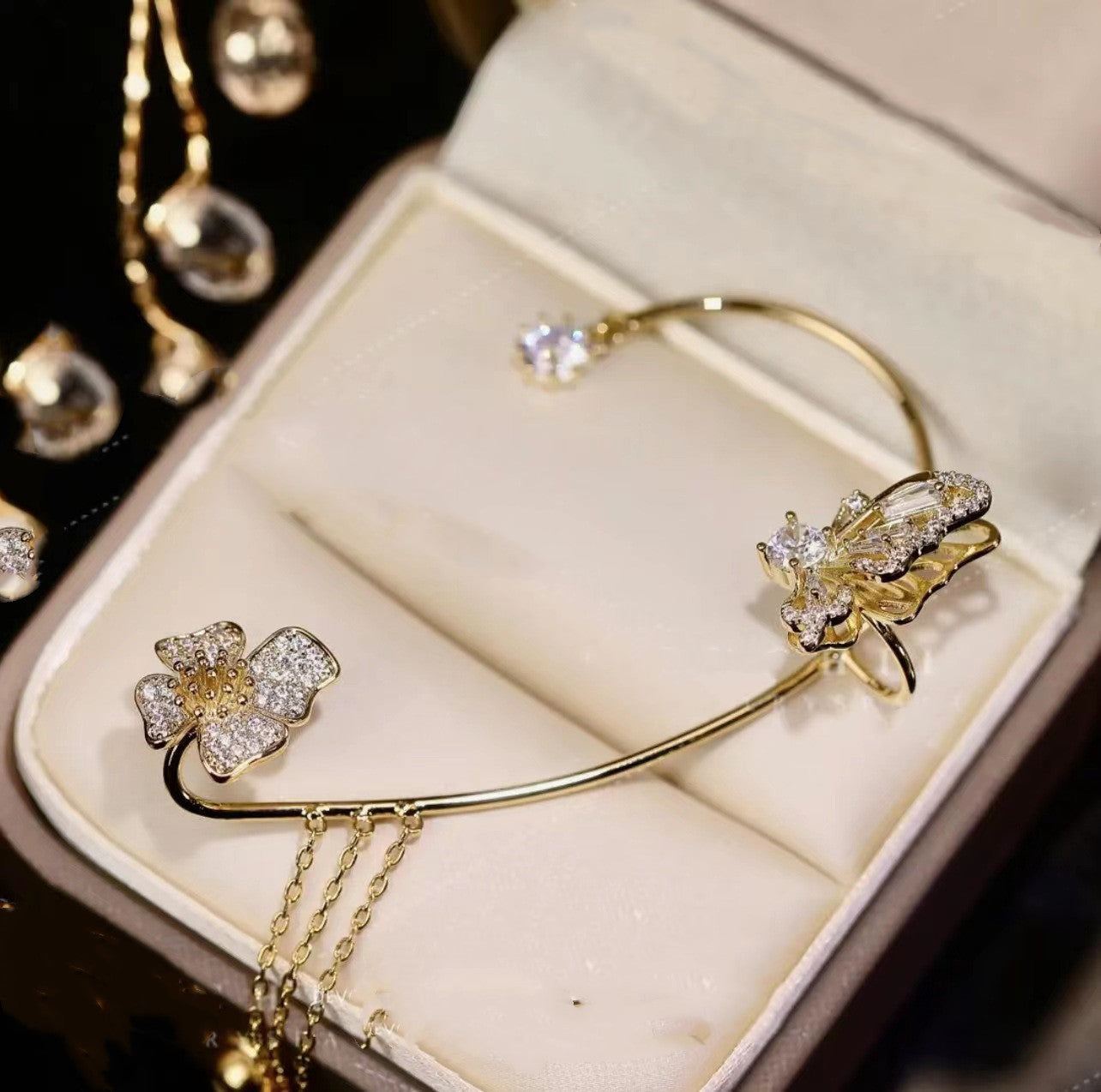 Light And Luxurious Full Zirconium Butterfly Flower Tassel Earrings Without Pierced Color Preservation
