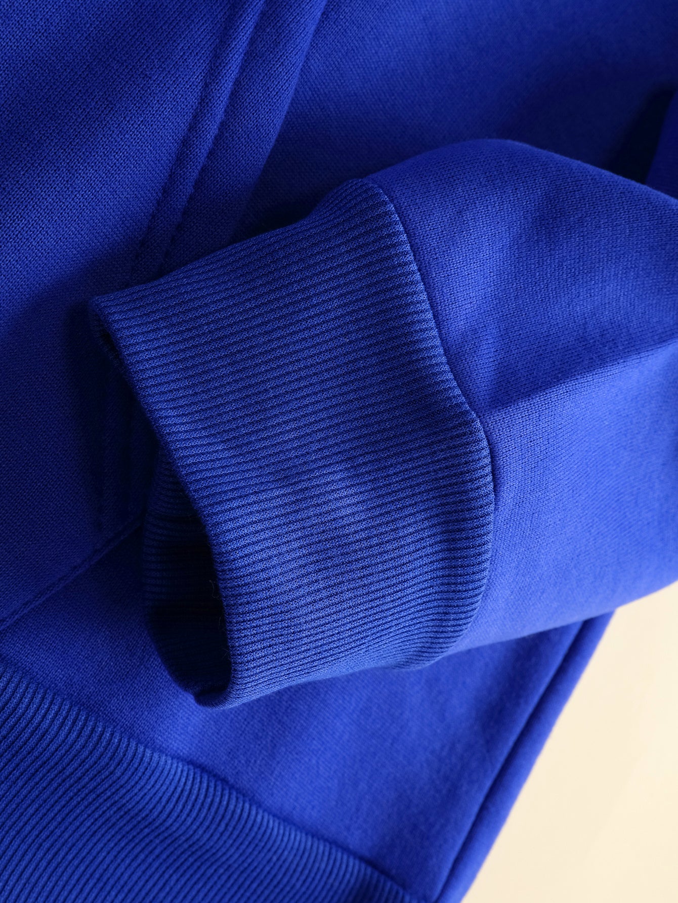 Men’s Spanish-Themed Hooded Sweatshirt "Lois" & Spanish Text Print, White Casual Pullover Hoodie, Relaxed Fit, All-Season Wear