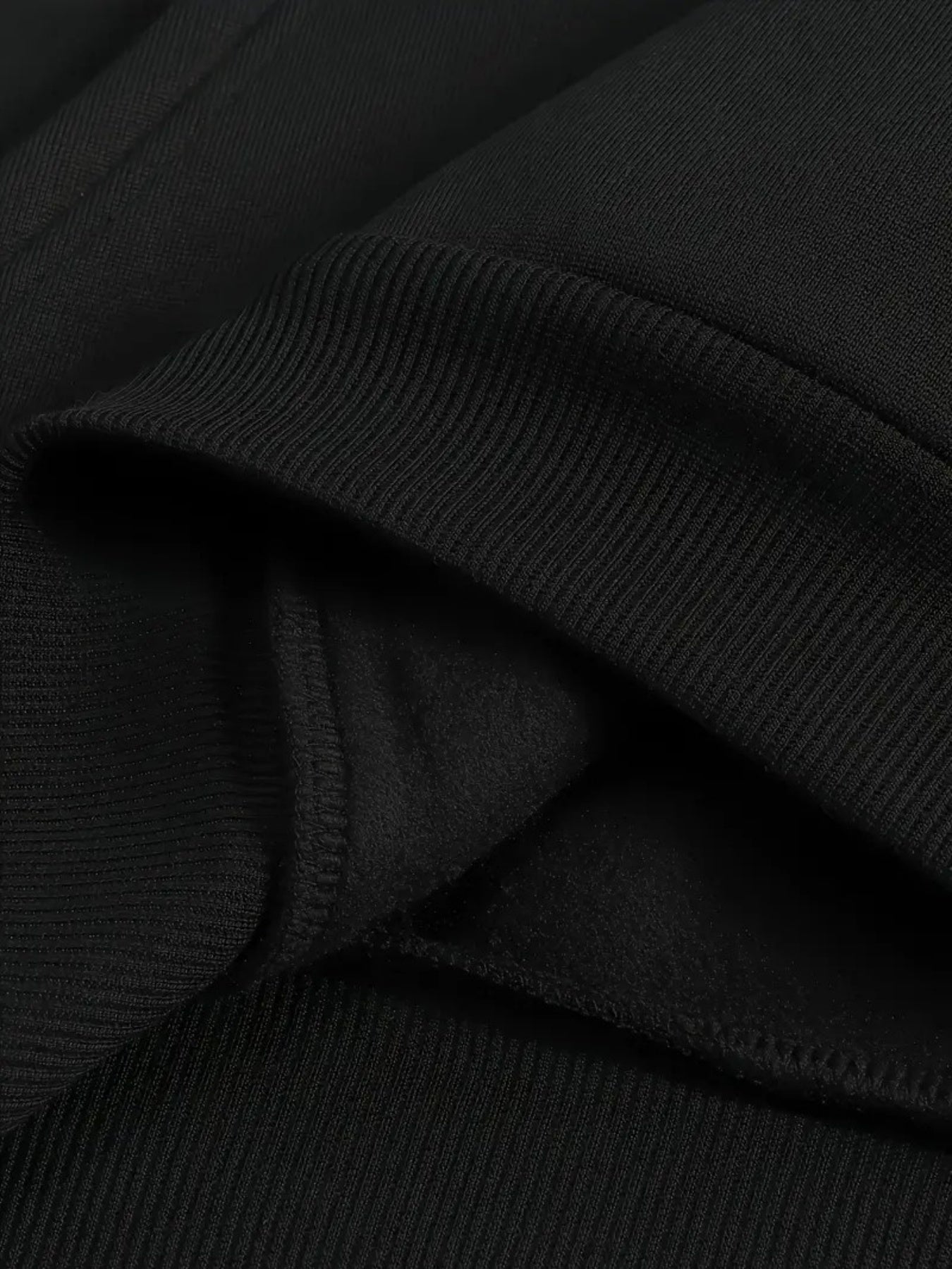 A Lively Sports Suit for Men Featuring a Crocodile Pattern - Fashionable Streetwear Made from 100% Polyester, Comfortable And Chic, Perfect for The Fall And Winter Seasons, with a Striking Graphic Design, an Excellent Option