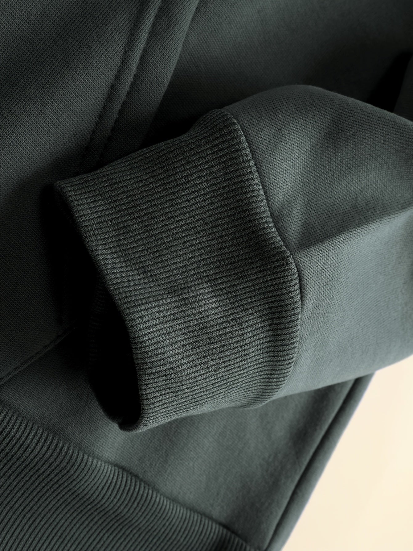 Men’s Spanish-Themed Hooded Sweatshirt "Lois" & Spanish Text Print, White Casual Pullover Hoodie, Relaxed Fit, All-Season Wear