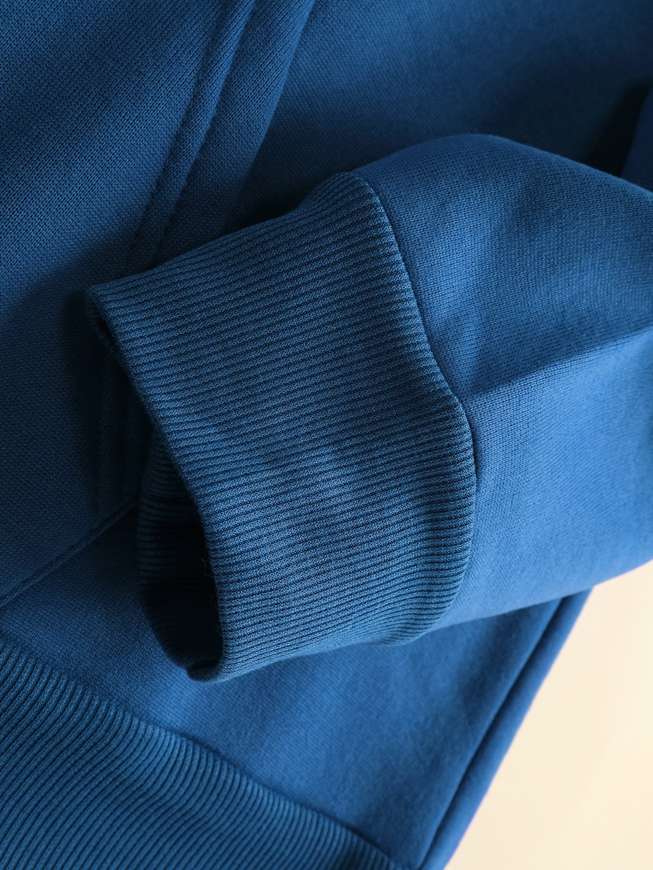 Men’s Spanish-Themed Hooded Sweatshirt "Lois" & Spanish Text Print, White Casual Pullover Hoodie, Relaxed Fit, All-Season Wear