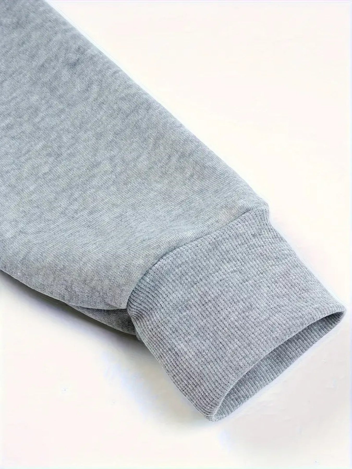 A Lively Sports Suit for Men Featuring a Crocodile Pattern - Fashionable Streetwear Made from 100% Polyester, Comfortable And Chic, Perfect for The Fall And Winter Seasons, with a Striking Graphic Design, an Excellent Option